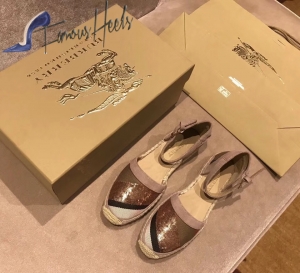 Burberry Flat 005